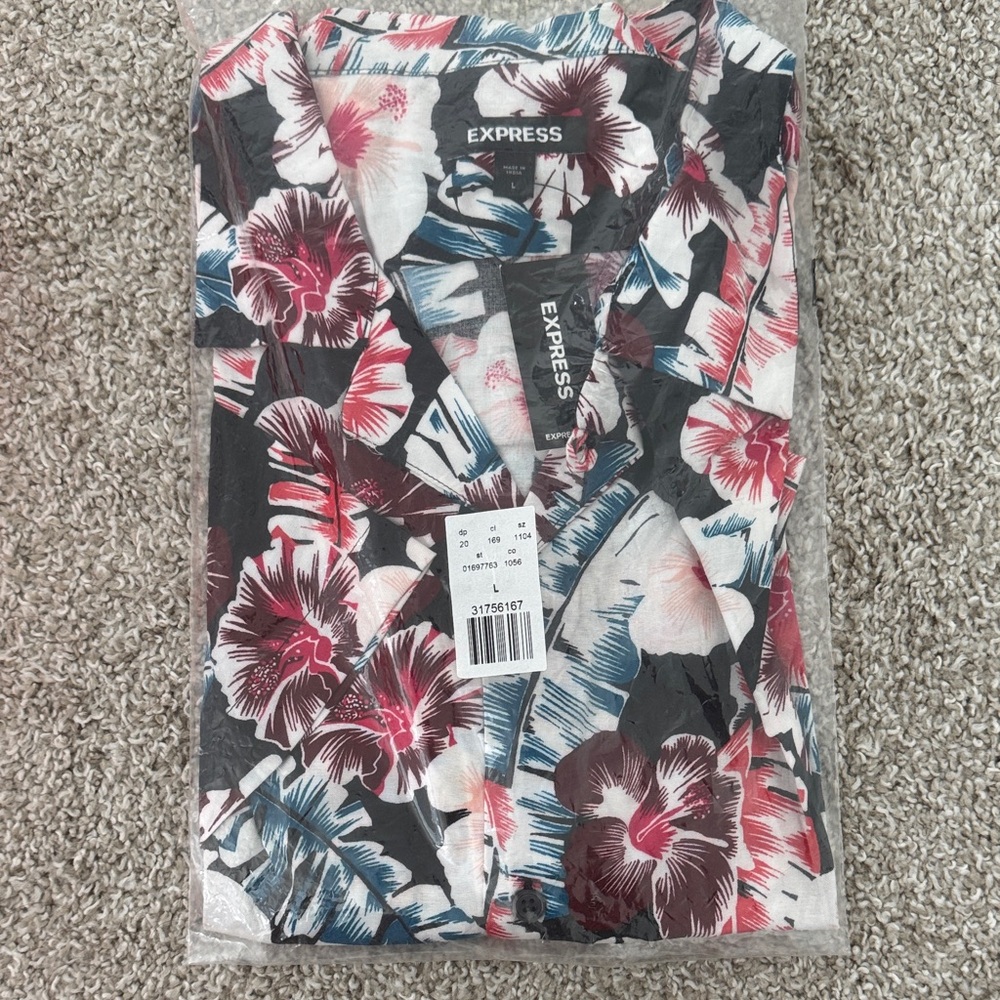 Express Men's Floral collared Hawaiian button down short sleeve Shirt large blue